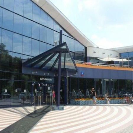 P&O Serviced Apartments Pulawska Warschau Exterior foto